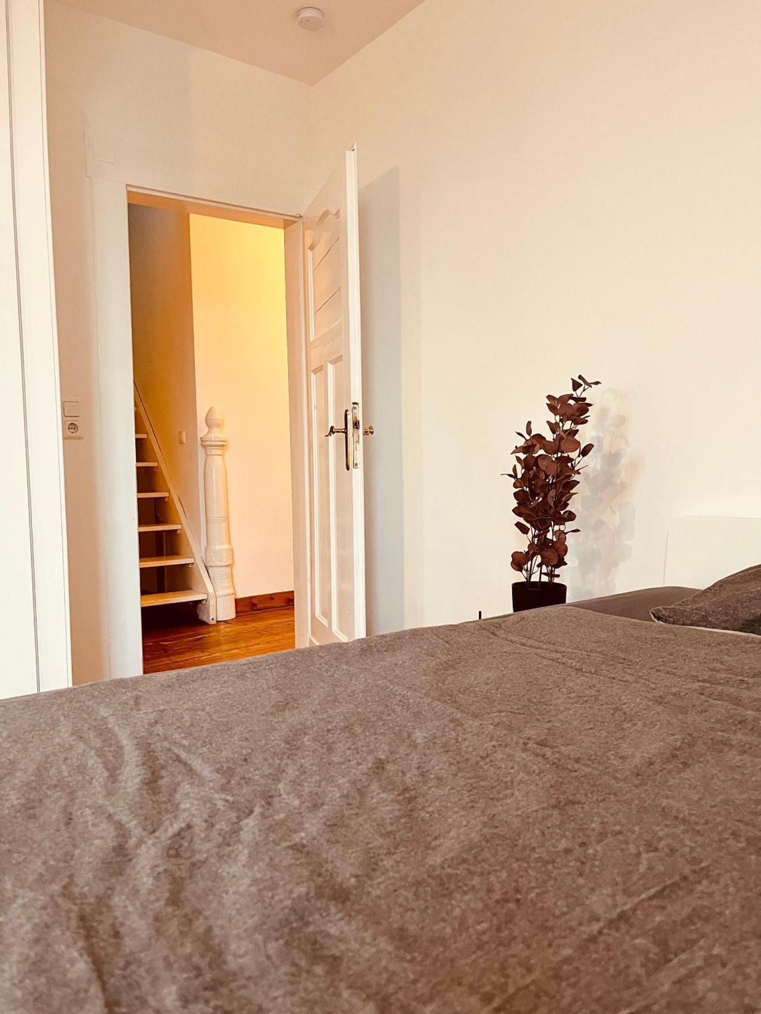B E D & A G E D E S I G N -Extra Large- Wunderschoene Komplette Wohnung Mit Viel Platz & 4 Schlafzimmer B E D & A G E D E S I G N -Small- Wunderschoenes Zimmer Mit Bad Rechnungserstellung Fuer Geschaeftsreisende & Firmen Hünxe 외부 사진